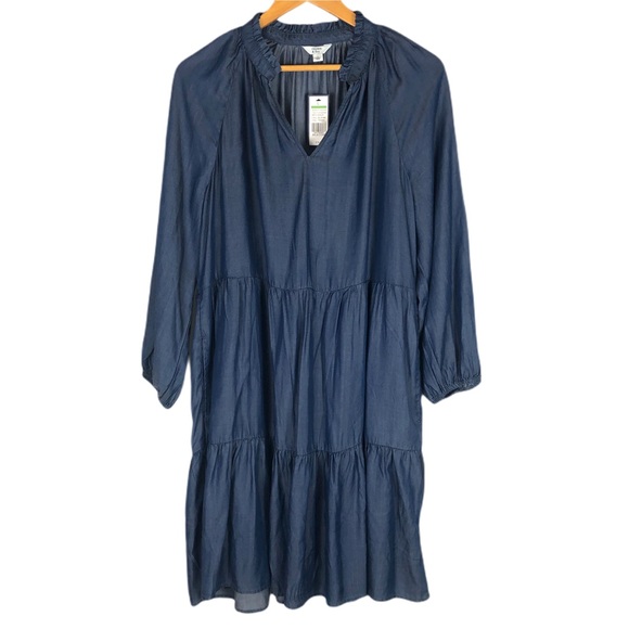 crown & ivy Dresses & Skirts - 🌻Crown & Ivy Blue Chambray Peasant Dress🌻